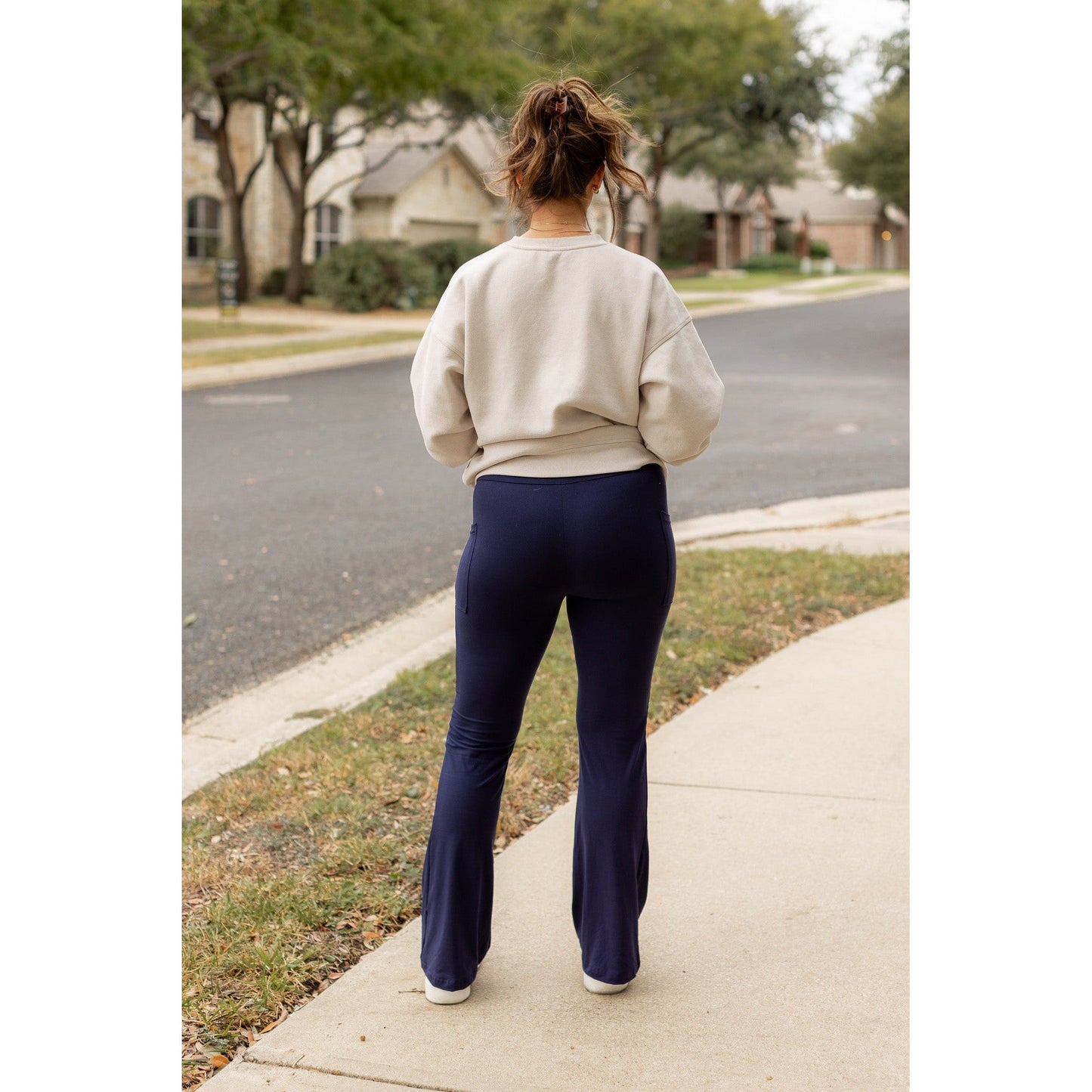 Ready to Ship | The Mila - 30"  NAVY Bootcut Leggings with Pockets*